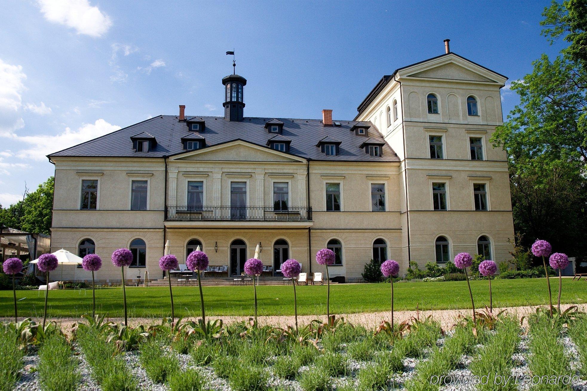 Chateau Mcely Hotel Buitenkant foto